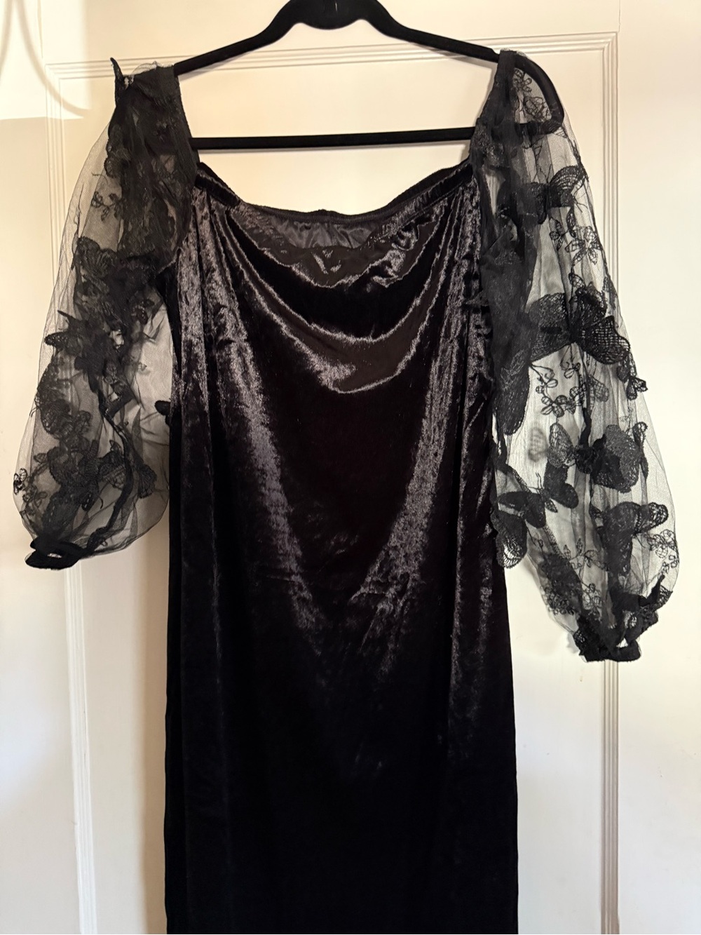 Wdirara NWT Black Velvet Midi Dress with Sheer Floral Puff Sleeves